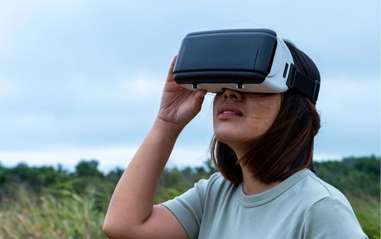 woman using vr headset Privacy Mandate Insights